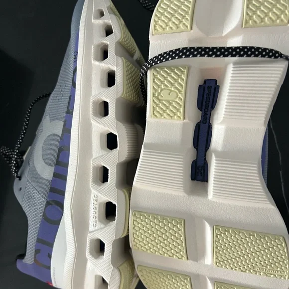 On Cloudmonster size 9 Athletic Shoes sneakers NEW w BOX - Picture 5 of 8